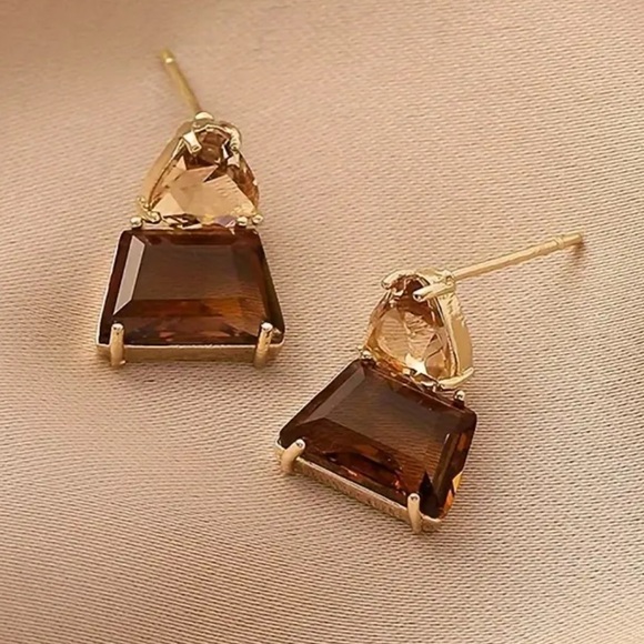NEW Brown Amber Sapphire Geometric Gold 18k Stud Earrings - Picture 5 of 8